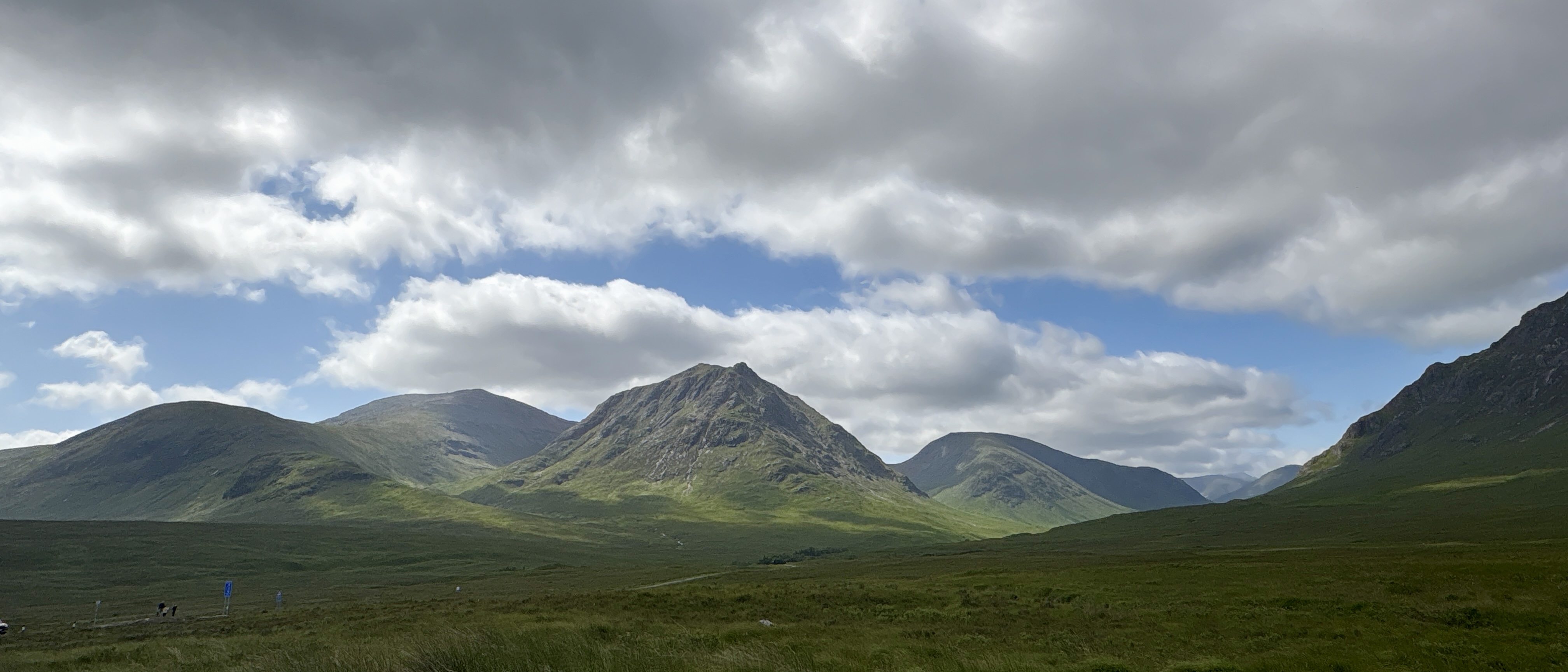 Heading_into_the_Highlands/Mountains_by_Glencoe.JPG